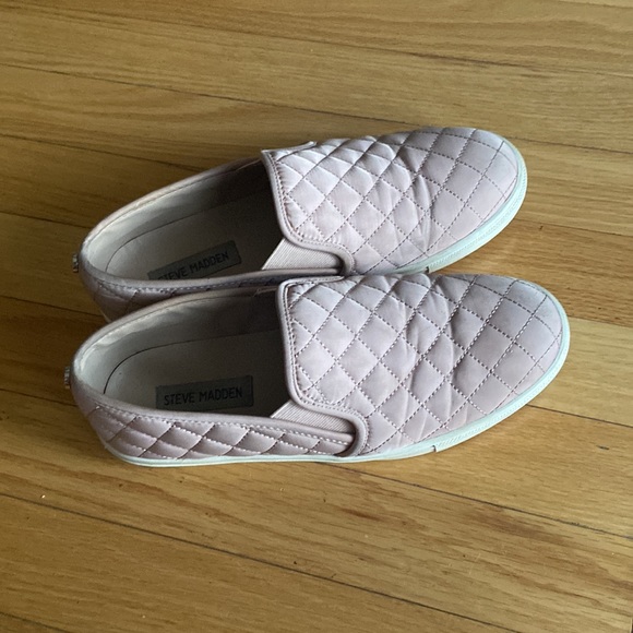 Steve Madden pink loafers . Comfortable spring shoes - Picture 3 of 3